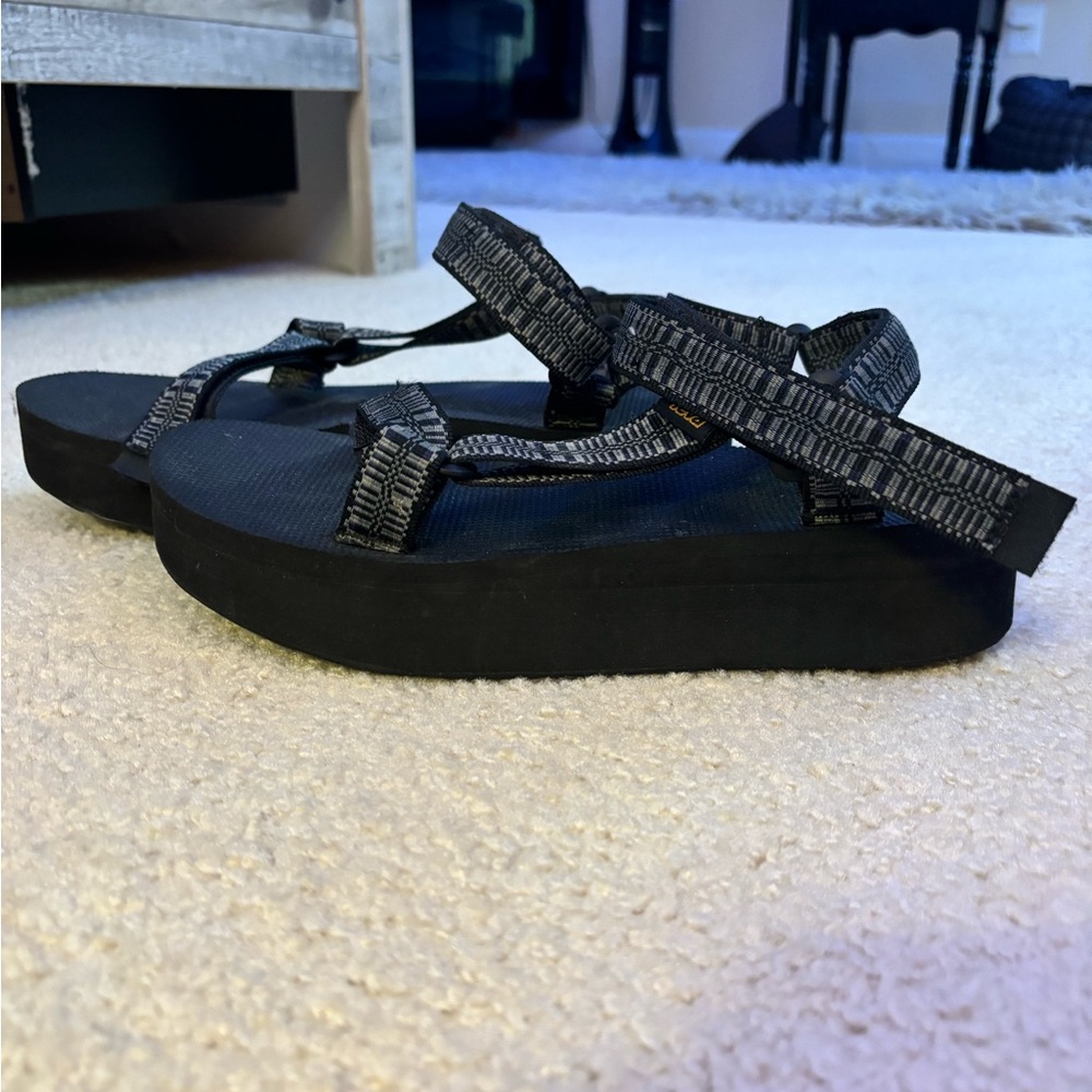 Tevas - Picture 3 of 3